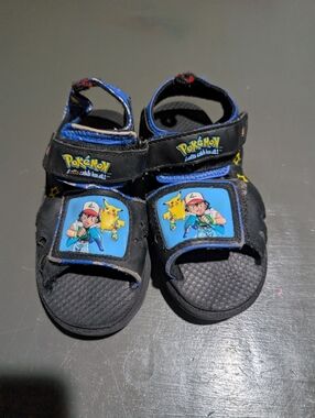 Vintage Nintendo 1999 Pokemon Gotta Catch Them All Size 13 Sandals Fair Cond.